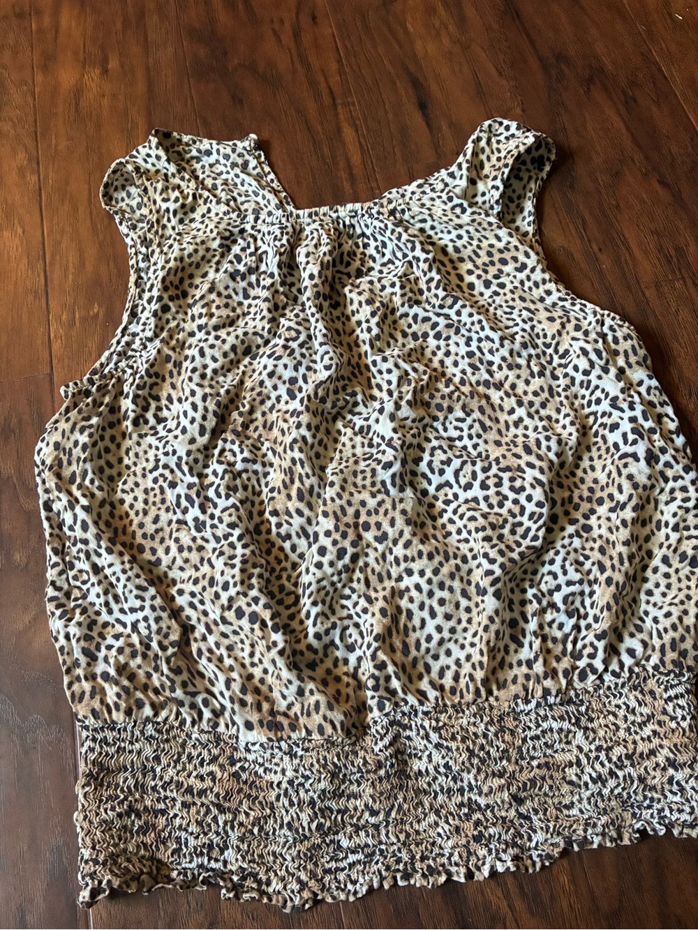 Women’s Sleeveless Leopard Print Smocked-Hem Top - Tan/Black